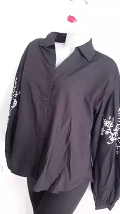 Camisa Bordada