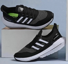 Tênis Adidas Ultraboost - comprar online