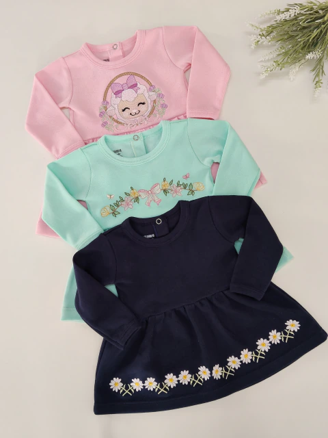 Kit com 3 Vestidos Bebê Manga Longa Bordados | Rosa Bebê, Verde Água, Azul Marinho