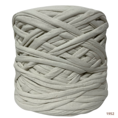 Fio de Malha OFF WHITE Residual Tapeteco - 1Kg Crochê Artesanato em Geral - comprar online
