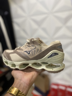 Mizuno pro 8 na internet