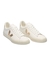 Tenis Veja de campo platinum blancos con logo dorado en internet