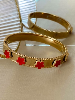 Bracelete inspiração vg dourado na internet