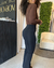 Calça Modeladora Flare com Recorte na internet