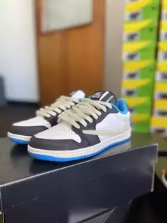 NIKE TRAVIS SCOTT AZUL en internet