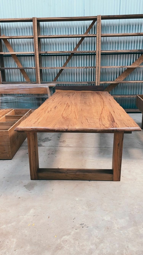 MESA COMEDOR DE ZOITA