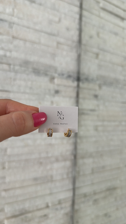 Argolinha cravejada pequena