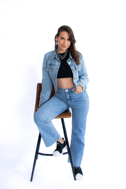 Jeans Reto Lavagem Clara