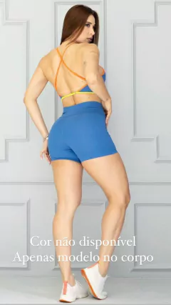 Conjunto com Cropped off white na internet