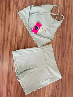 Conjunto com Cropped off white - comprar online