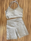 Conjunto cinza claro