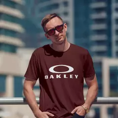 Camisa Oakley Big Logo na internet
