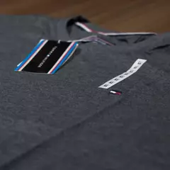 Camisa Tommy Hilfiger Básica Peruana - loja online