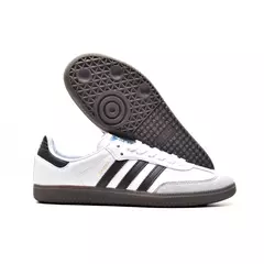 Tênis Adidas Samba na internet
