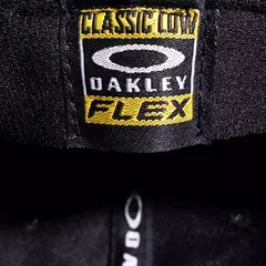 Bone Oakley Colors na internet