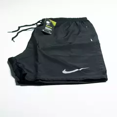 Short Masculino Nike Logo Refletivo com Bolso na internet