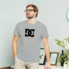 Camisa DC Shoes Big Logo na internet
