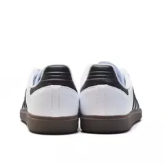 Tênis Adidas Samba na internet