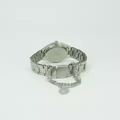 Kit Relógio Feminino Elegance e Pulseira com Pingente - comprar online