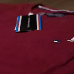 Camisa Tommy Hilfiger Básica Peruana na internet