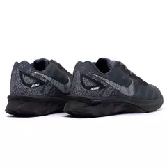 Tênis Nike Air Zoom na internet