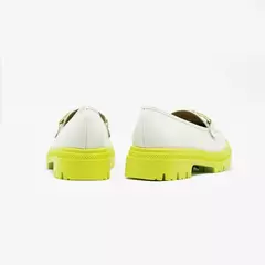 Sapato Feminino Mocassim Tratorado Moleca na internet