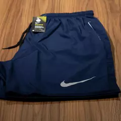 Imagem do Short Masculino Nike Logo Refletivo com Bolso