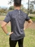 Remera Yiifel (Gris topo) en internet