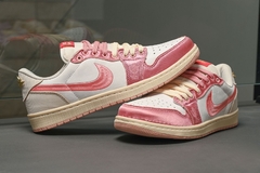 AIR JORDAN LOW X TRAVIS SCOTT na internet