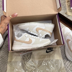Dunk Low Nude Glitter na internet