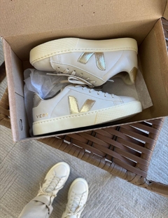 VERT OFF V DOURADO - comprar online