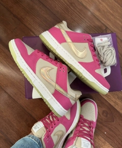 Dunk Low Pink Lemon na internet