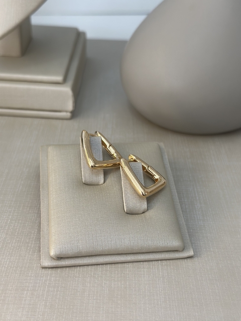 Brinco Dourado Argola quadrada