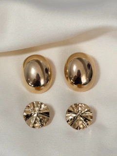 Brinco botão oval maxi banhado a ouro 18k - Elità Semijoias
