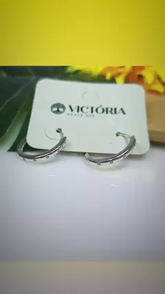 Brinco Argola G Detalhe Zirconia 20mm Diâmetro Fecho Clic em Prata 925 - comprar online