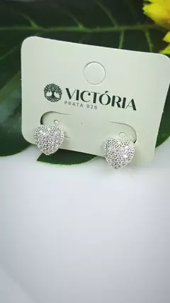 Brinco Coração Cravejado Zirconia 11mm Diâmetro Fecho Clic em Prata 925 na internet