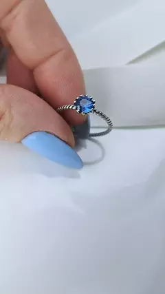 Anel Torcido Zirconia Azul Envelhecido em Prata 925 - Victória Joias em Prata 925