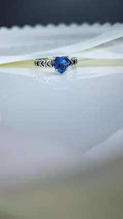 Anel Coração Zirconia Azul envelhecido em Prata 925 - loja online