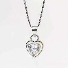 Collar corazón esmaltado en internet