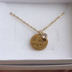 Collar con mensaje a mano