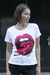 Remera boca Cherry con strass