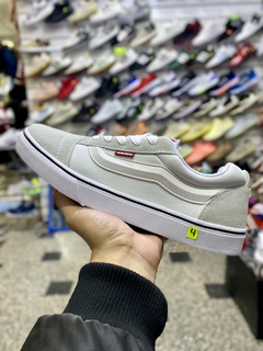 Vans knu