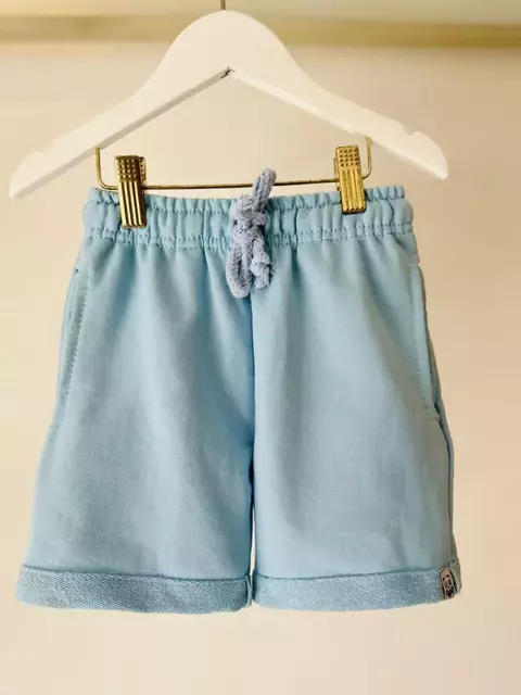 Bermuda em moletom-azul céu.