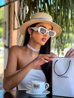 Imagem do Óculos de Sol Retangular Blogueira Diamond - Injetado
