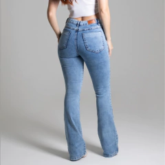 CALCA JEANS FLARE MARMORIZADO COM CINTA - loja online