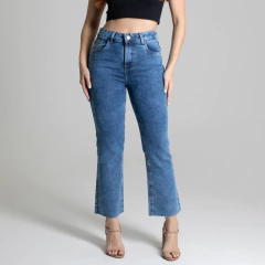 CALCA FLARE CROPPED SAWARY JEANS CLARO