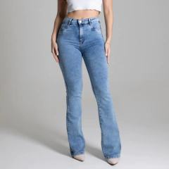 CALCA JEANS FLARE MARMORIZADO COM CINTA na internet