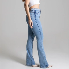 CALCA JEANS FLARE MARMORIZADO COM CINTA - R&K Jeans