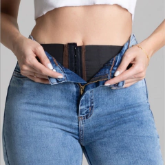 CALCA JEANS FLARE MARMORIZADO COM CINTA