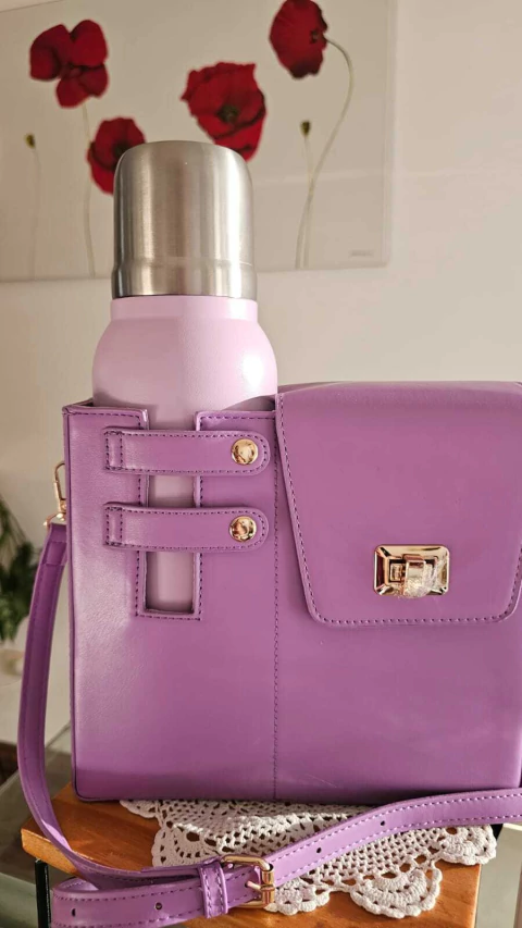 Bolsos materos solo De eco cuero importados calidad premium.